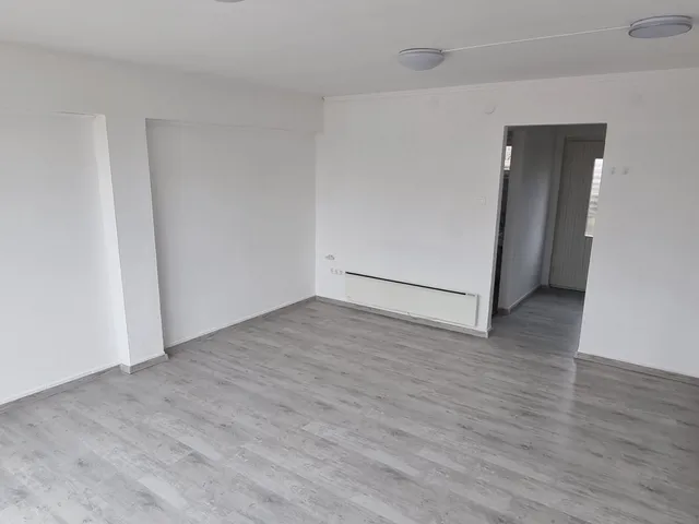 Kiadó kereskedelmi és ipari ingatlan Érd 30 nm