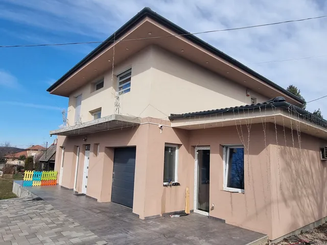 Eladó ház Érd, Fenyves-Parkváros 154 nm