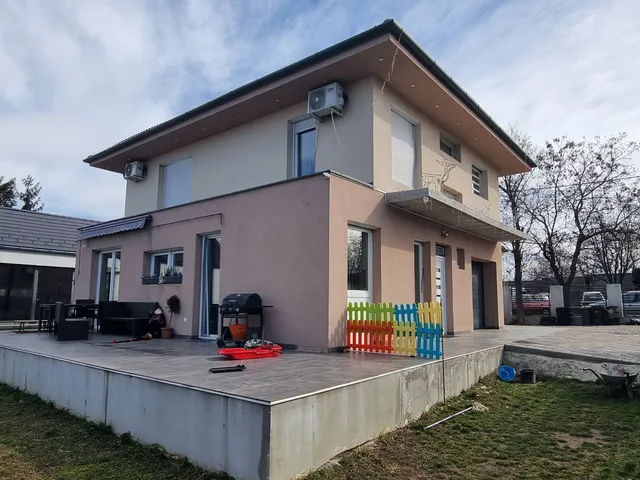 Eladó ház Érd, Fenyves-Parkváros 154 nm