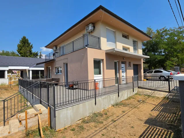 Eladó ház Érd, Fenyves-Parkváros 154 nm