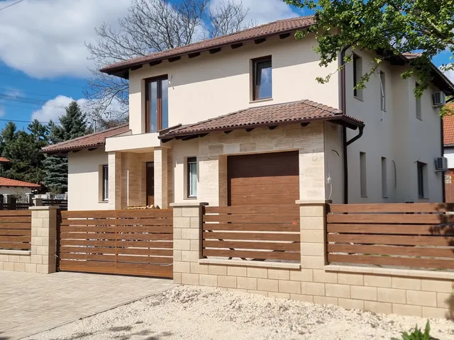 Eladó ház Érd, Fenyves-Parkváros 184 nm