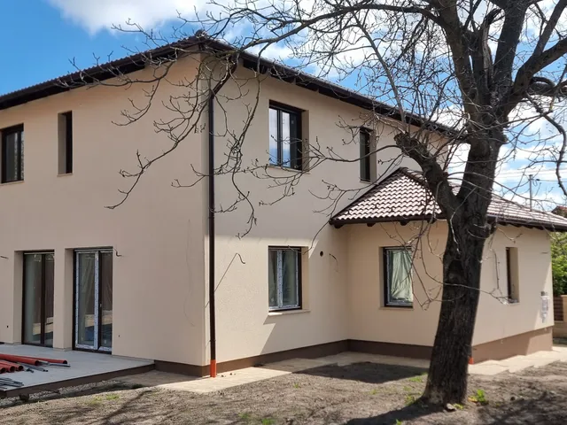 Eladó ház Érd, Fenyves-Parkváros 184 nm