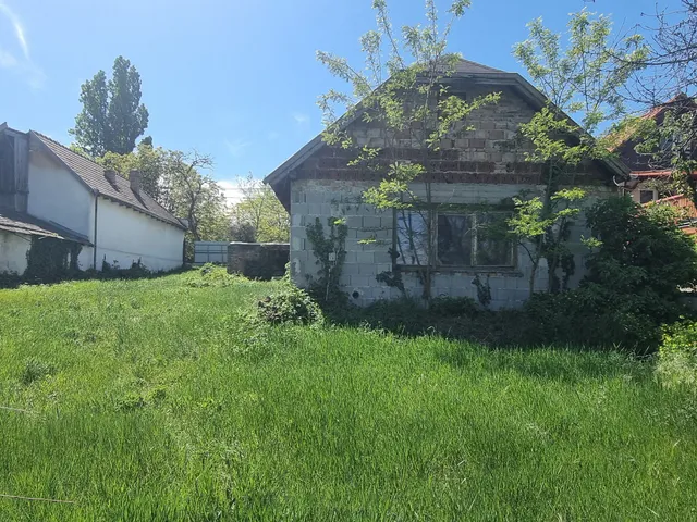 Eladó telek Érd, Városközpont 1315 nm