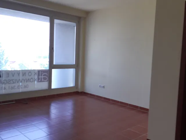 Eladó kereskedelmi és ipari ingatlan Érd, Városközpont 31 nm