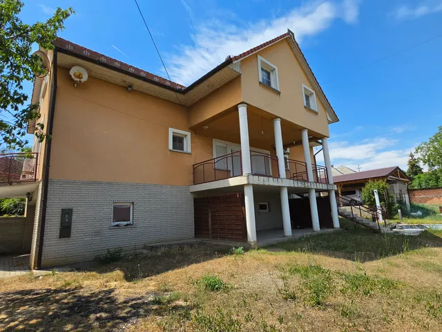 Eladó ház Érd, Fenyves-Parkváros 523 nm
