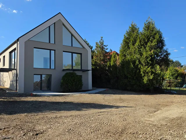 Eladó ház Érd, Újfalu 179 nm