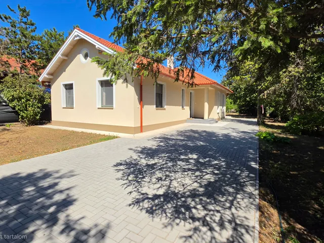 Kiadó ház Érd, Fenyves-Parkváros 90 nm
