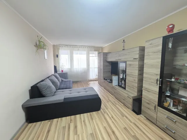 Eladó lakás Dunaújváros, Dunapart 52 nm