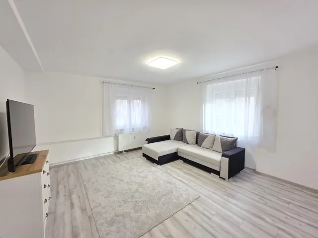 Eladó lakás Dunaújváros, Belváros 50 nm