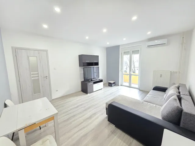 Eladó lakás Dunaújváros, Technikum városrész 53 nm