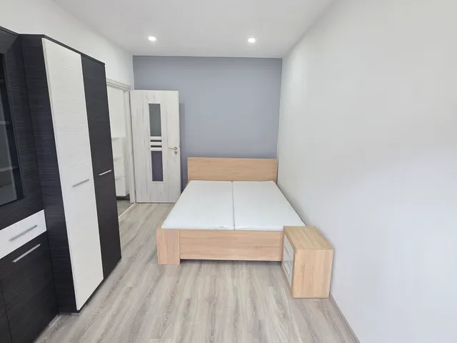 Eladó lakás Dunaújváros, Technikum városrész, Esze Tamás utca 53 nm