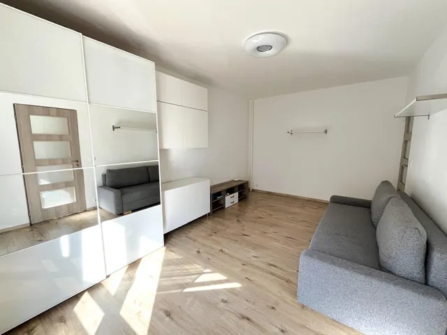 Eladó lakás Dunaújváros, Belváros 35 nm