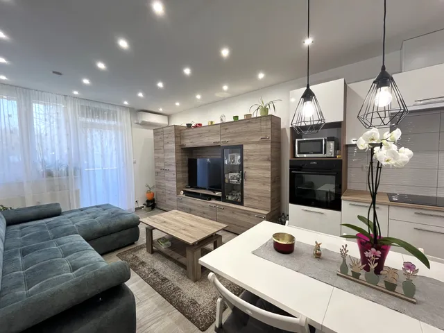 Eladó lakás Dunaújváros, Barátság városrész 56 nm