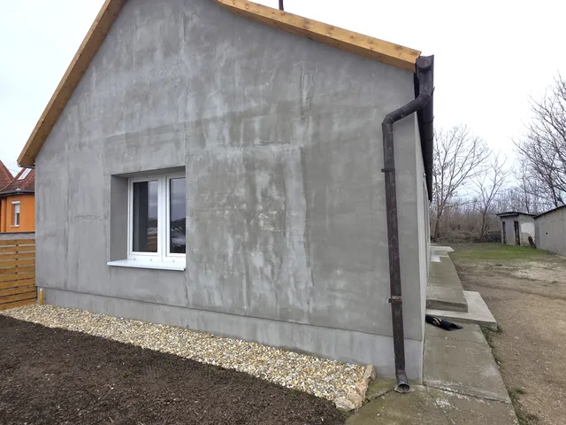 Eladó ház Sárkeresztúr 82 nm