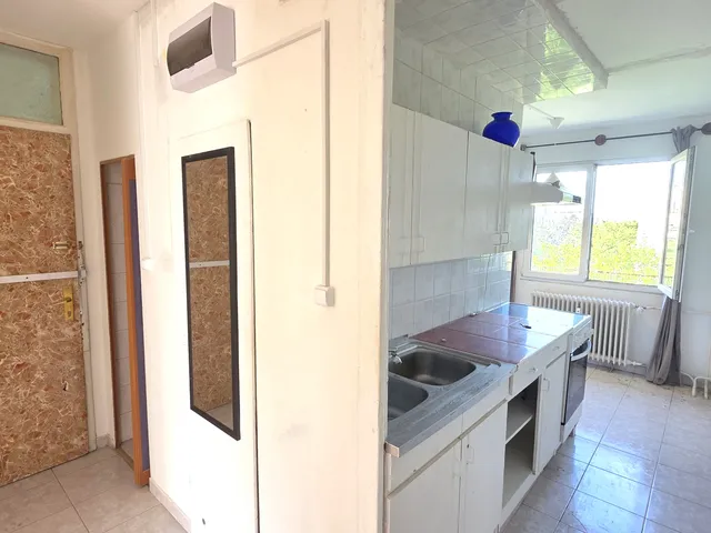 Eladó lakás Dunaújváros, Technikum városrész, Weiner Tibor krt. 58 nm