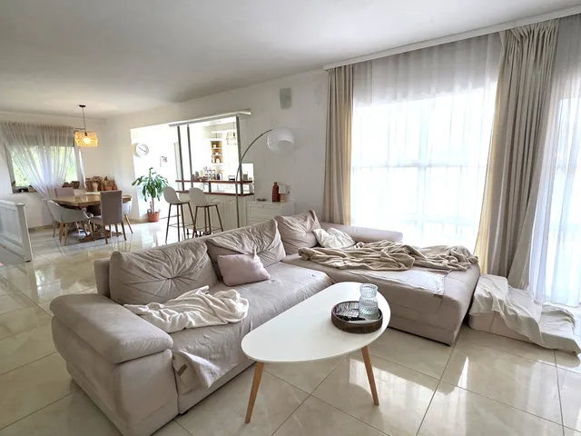 Eladó ház Kulcs 186 nm