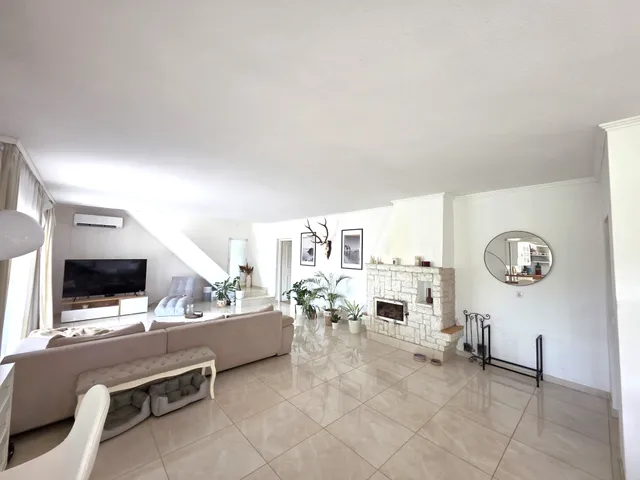 Eladó ház Kulcs 186 nm
