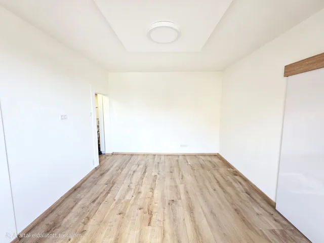 Eladó lakás Dunaújváros, Belváros 38 nm