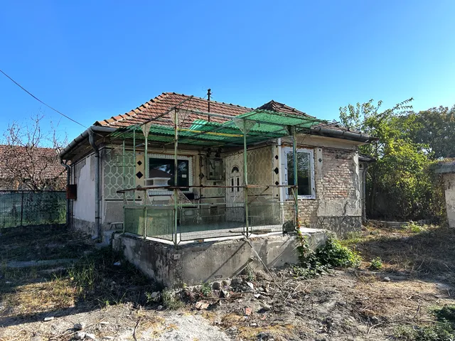 Eladó ház Dunavecse 45 nm