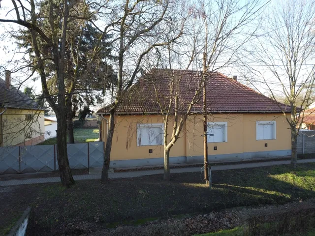 Eladó ház Kömlő 112 nm