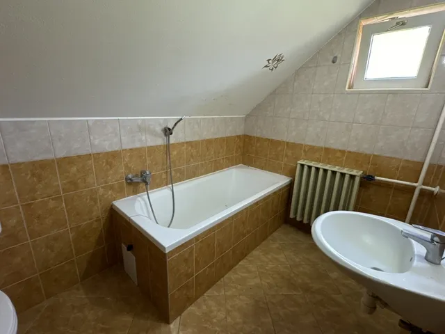 Eladó ház Jászapáti 165 nm