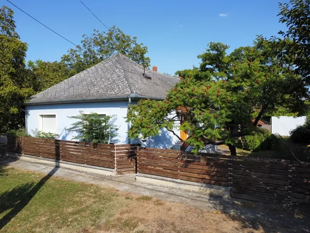 Eladó ház Jászapáti 165 nm