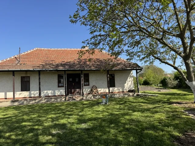 Eladó ház Átány 60 nm