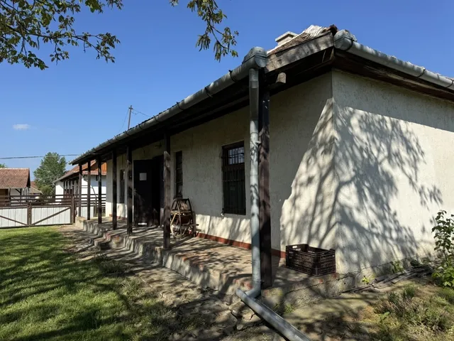 Eladó ház Átány 60 nm