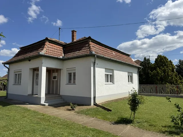 Eladó ház Jászszentandrás 75 nm