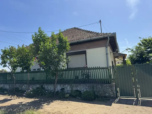Eladó ház Erdőtelek 971 nm