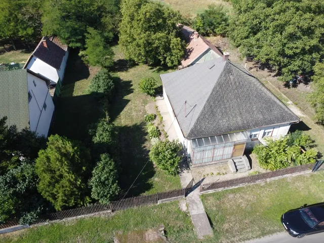 Eladó ház Tiszanána 82 nm