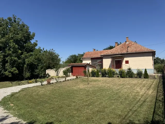 Eladó ház Jászapáti 84 nm