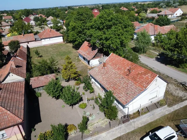 Eladó ház Jászkisér 73 nm