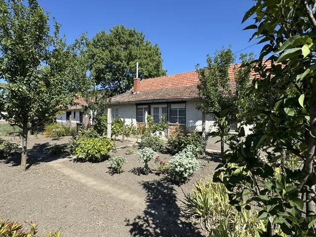 Eladó ház Jászkisér 73 nm