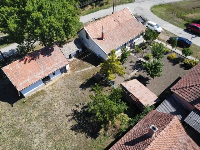 Eladó ház Jászkisér 73 nm