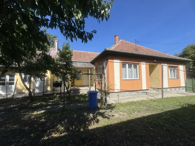 Eladó ház Tiszanána 94 nm