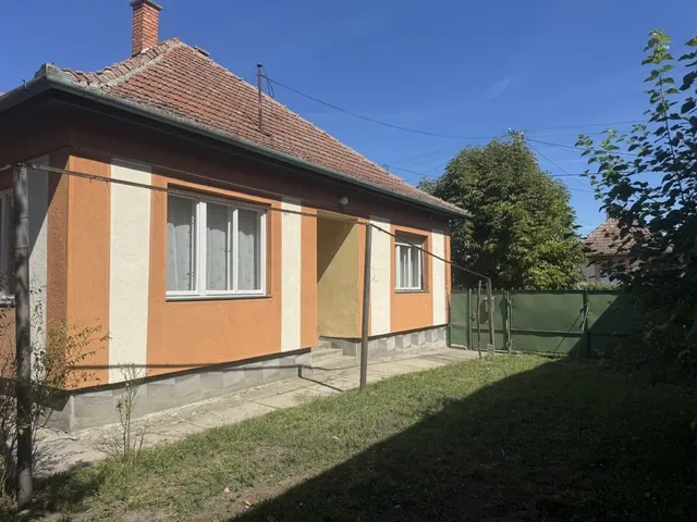 Eladó ház Tiszanána 94 nm