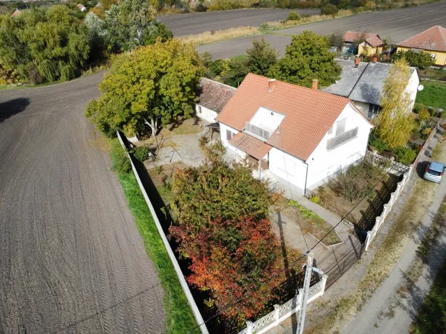 Eladó ház Átány 145 nm