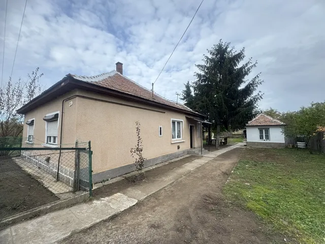 Eladó ház Erdőtelek 65 nm