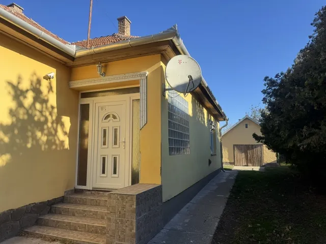 Eladó ház Tiszanána 125 nm