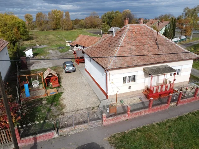 Eladó ház Átány 95 nm