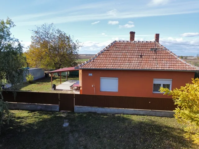 Eladó ház Jászapáti 90 nm