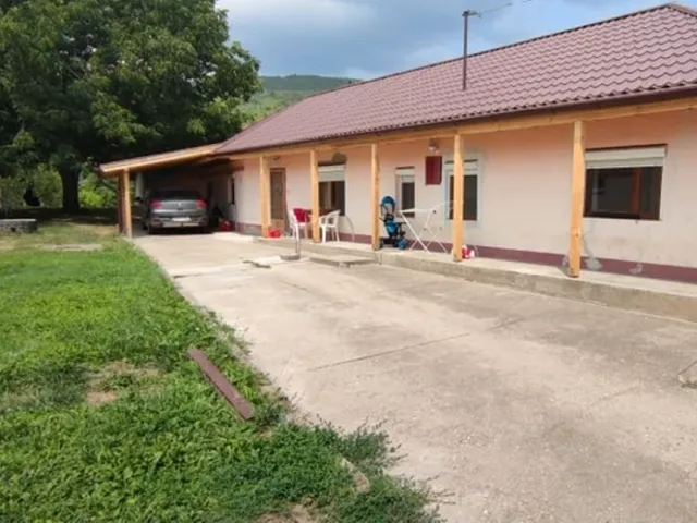 Eladó ház Markaz 76 nm