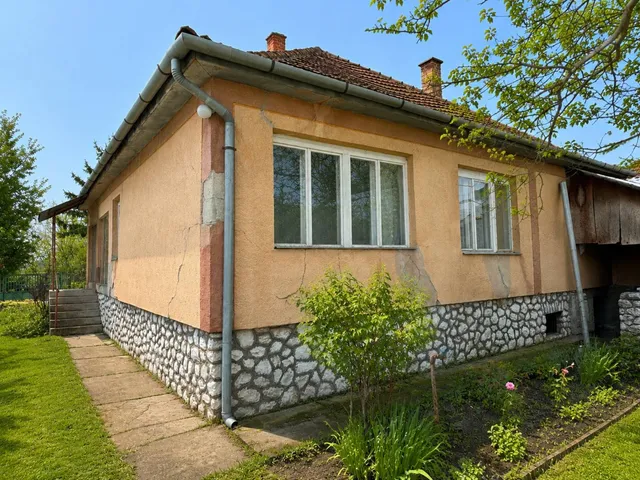 Eladó ház Kerecsend 106 nm