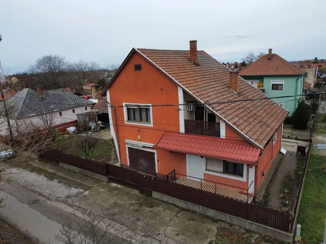 Eladó ház Jászapáti 162 nm