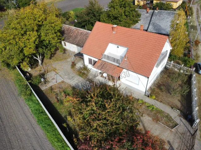 Eladó ház Átány, Alkotmány utca 145 nm