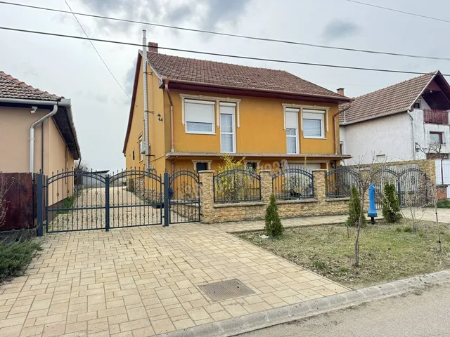 Eladó ház Heves, Újtelep 138 nm