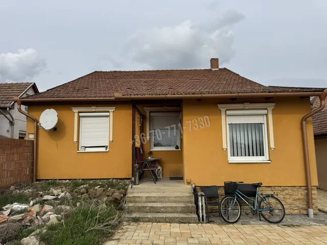 Eladó ház Heves, Újtelep, Alkotmány utca 138 nm