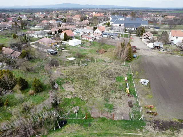 Eladó telek Boconád 1484 nm