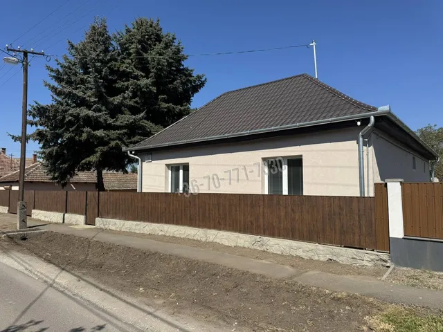 Eladó ház Erdőtelek, Bajcsy-Zsilinszky Endre utca 72 nm
